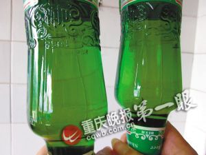 市民发现啤酒瓶沉淀物 厂家：只影响口感